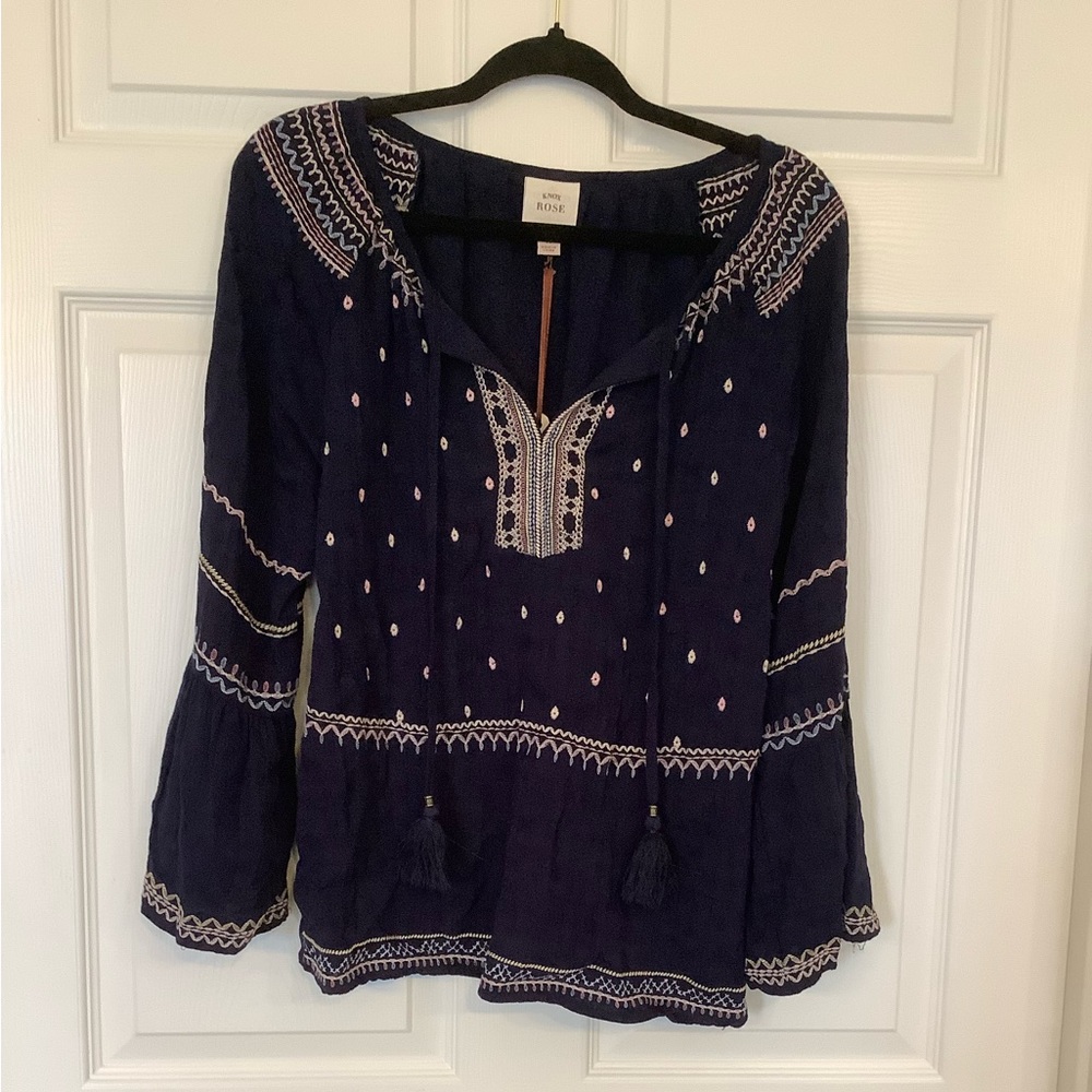 NWT Knox Rose Navy Boho Embroidered Peasant Top With Bell Sleeves, Sz M